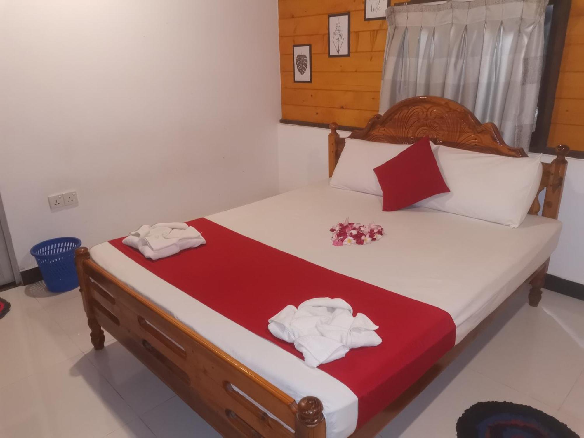 Surf Reef Beach Trincomalee Exterior photo